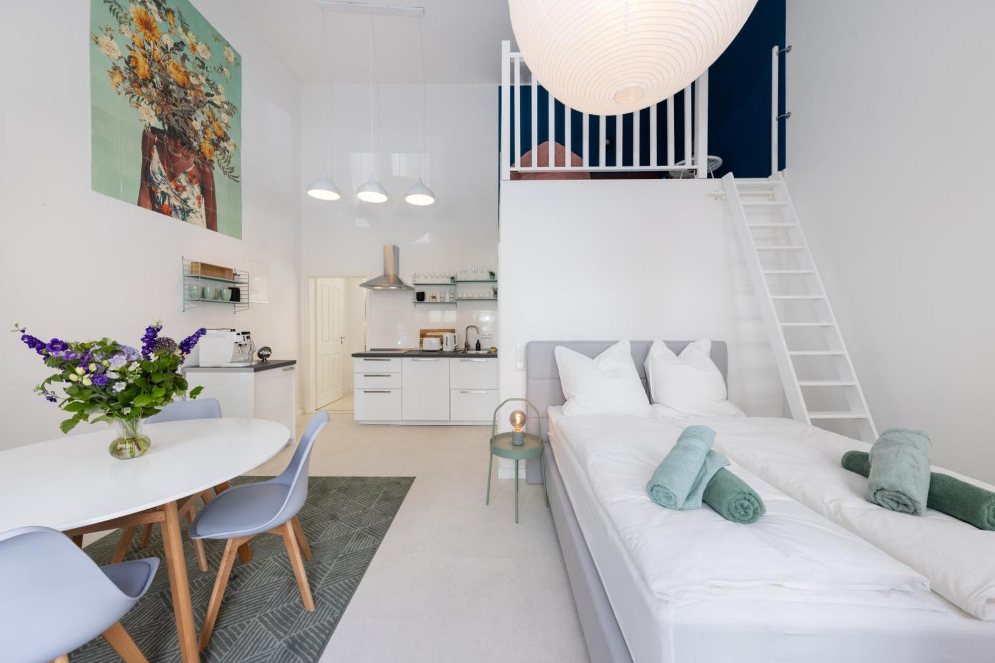 Great 2-Room Loft With 2 Bathrooms And 2 Kitchen Берлин Екстериор снимка